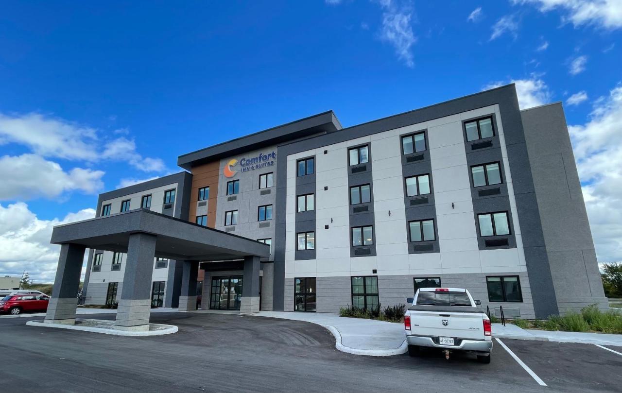 Comfort Inn & Suites Carleton Place Exterior foto